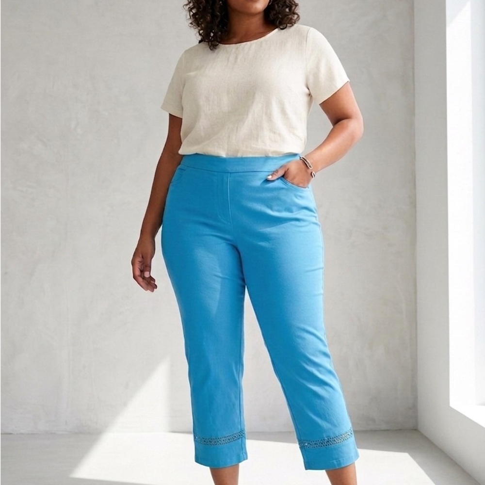 Chicos Women's Blue Cropped Stretch Pants